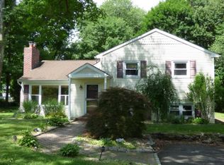 2715 Quaker Church Rd, Yorktown Heights, NY 10598