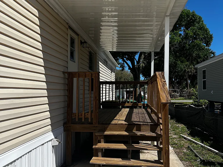 652 Lake Placid Pl — Photo 2