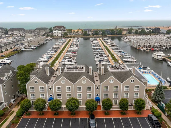 300 Oselka Dr Ste 463, New Buffalo, MI 49117