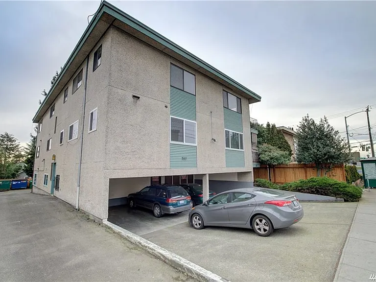 707 N 85th Street — Photo 16