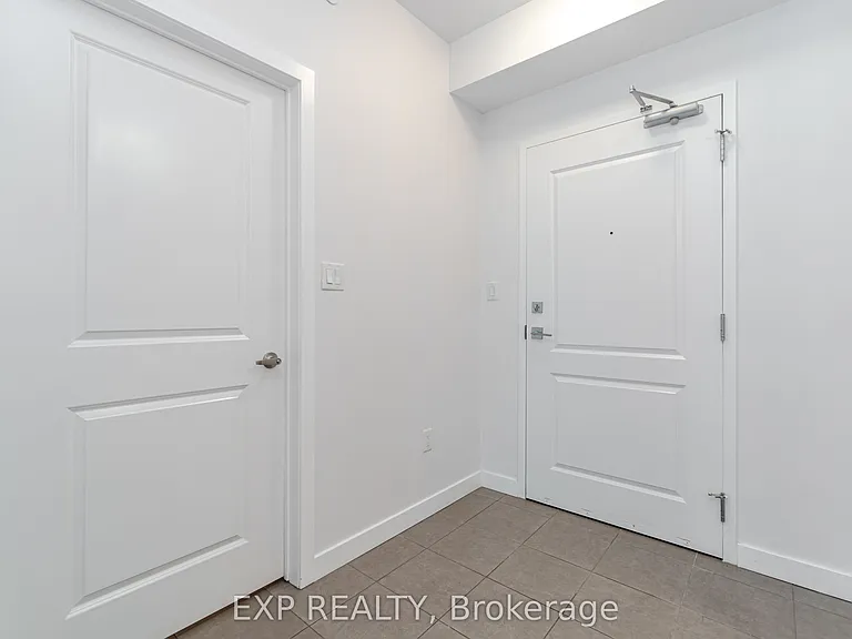 125 Shoreview Pl #121 — Photo 2