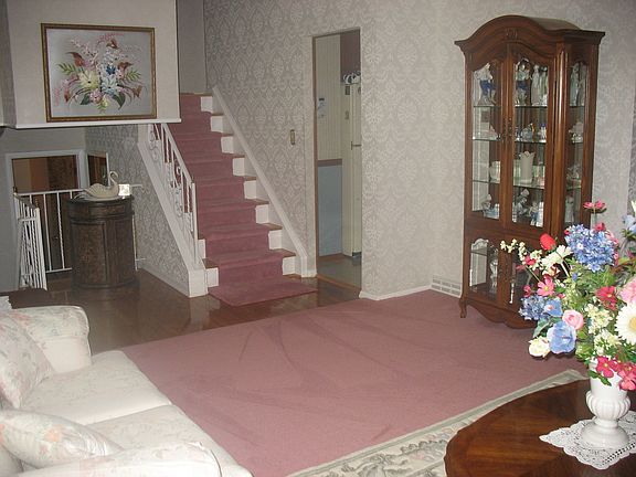 stairs to bedrooms