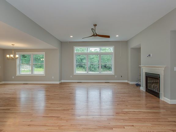 4th image of 32 Majestic Ave #55