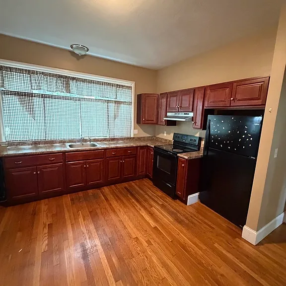 32 Warren St #1 — Photo 3