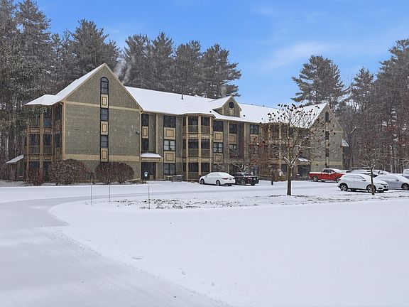 3rd image of 3 Mayfair Lane #108