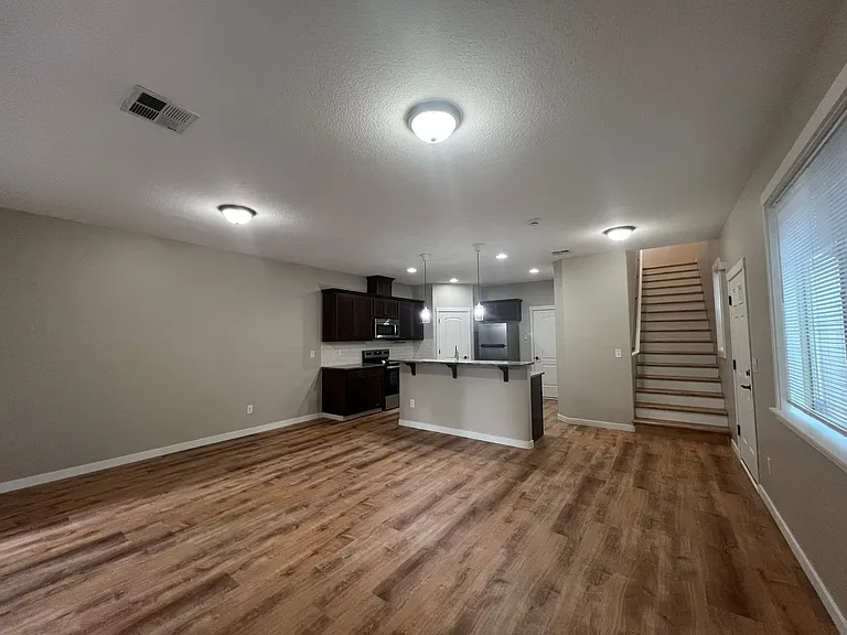 2641 NE 130th Ct — Photo 3
