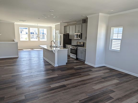 Open floor plan - Kitchen, living & Dining