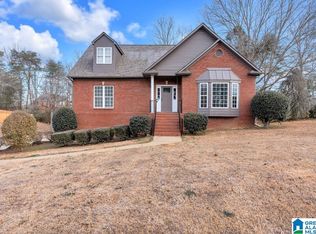 6565 White Oak Ln, Bessemer, AL 35023