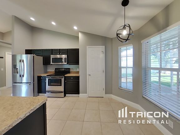 4th image of 363 Vail Dr