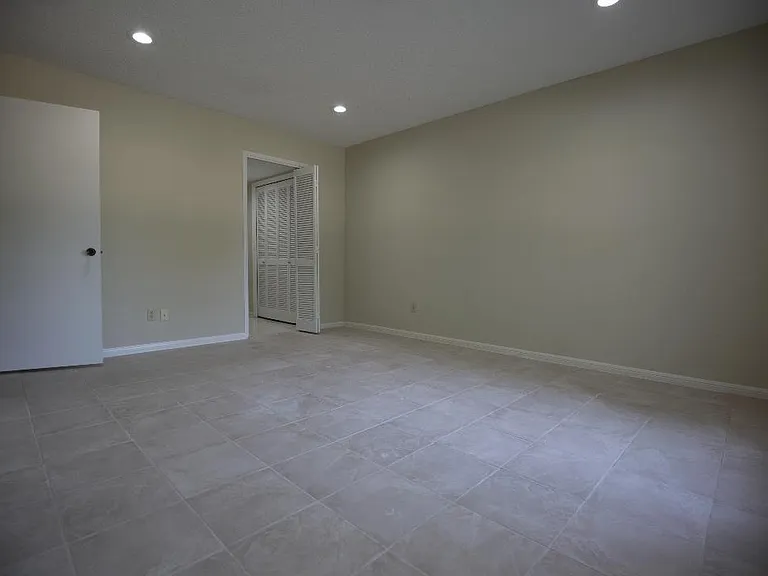 1370 Country Place Dr — Photo 5