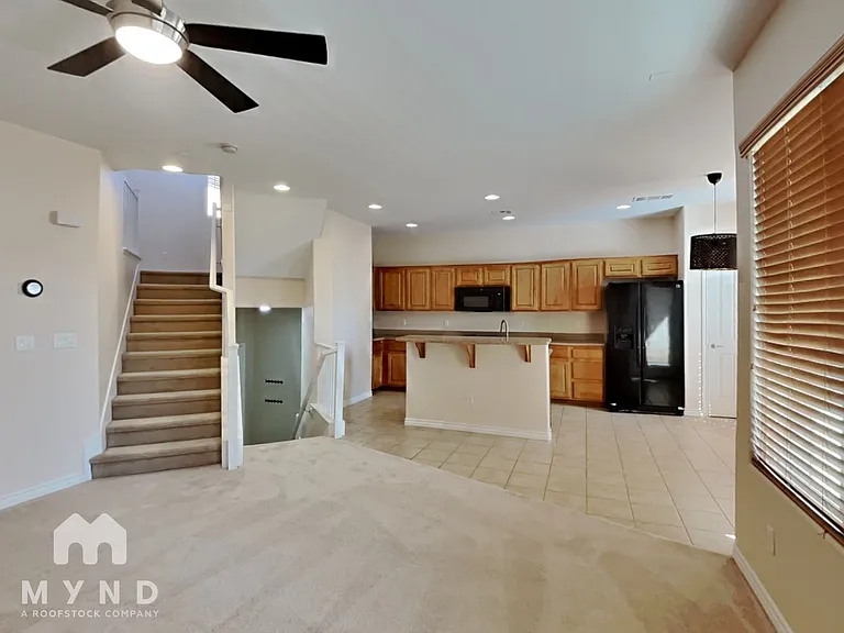 2000 Hollywell St — Photo 2