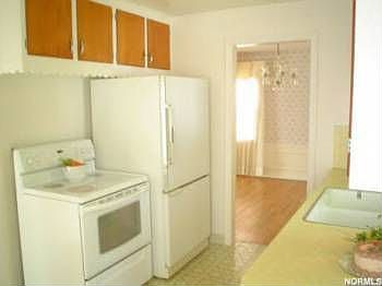 5th image of 65 E 207th St