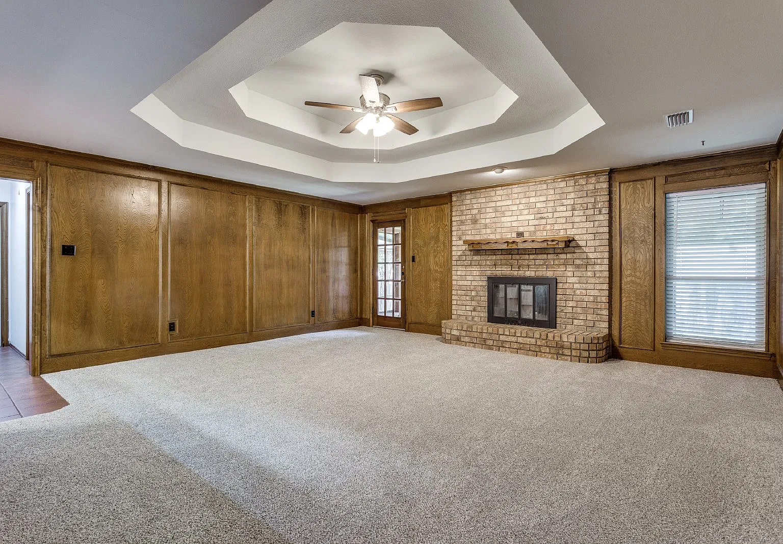 3 bed, 2.0 bath, 1836 sqft, $2,650 — Photo 2