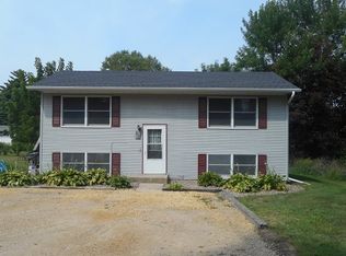 210 Lincoln Ave, Delmar, IA 52037