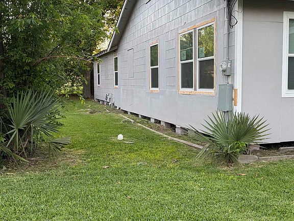 3rd image of 3525 West Ave