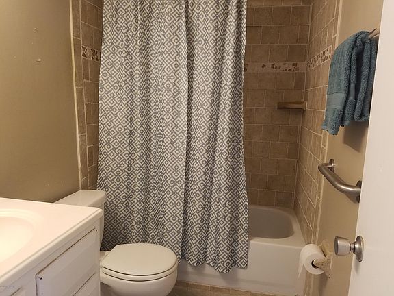 5th image of 468 Aquatic Dr
