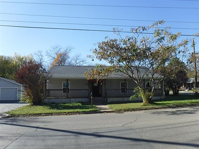 1st image of 411 N Brazos St