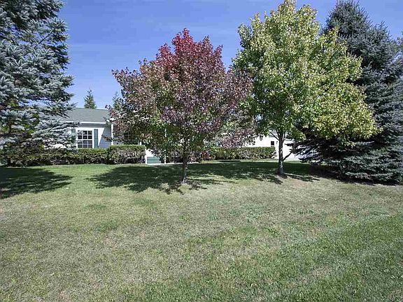 2nd image of 123 Woodhaven Ln