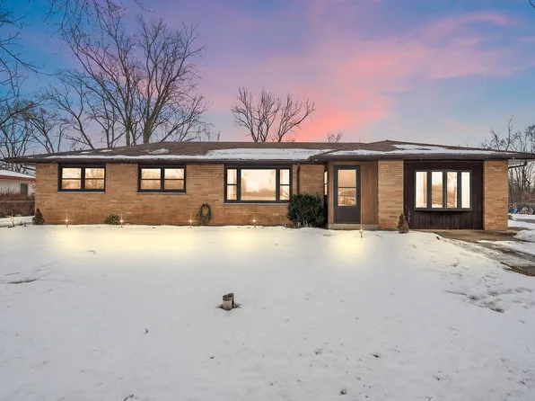 140 Lexington St, Valparaiso, IN 46385