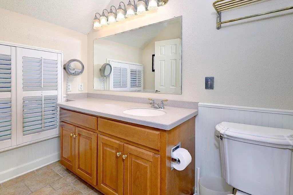 2 bed, 1401 sqft, $3,300 — Photo 3