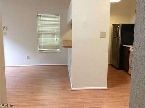 3rd image of 639 Crows Nest Ct