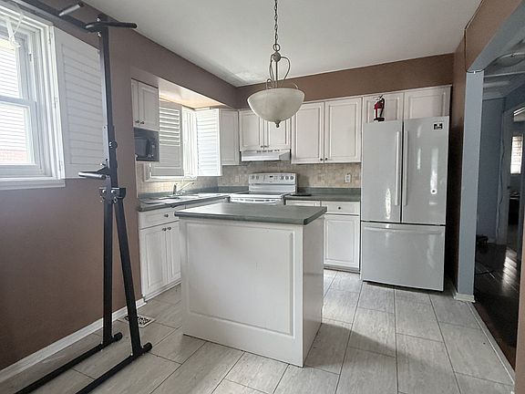 5th image of 85 Bonaventure Dr