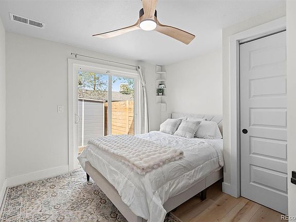 4th image of 514 S Lowell Boulevard