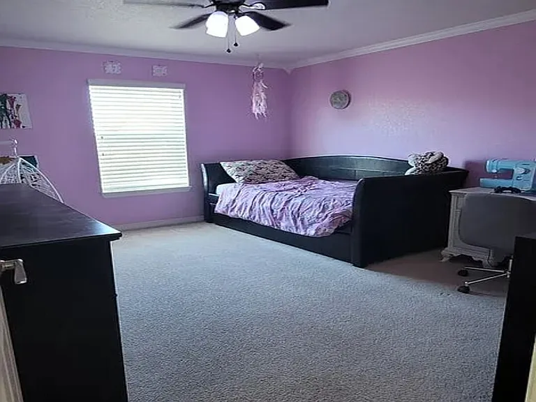 9565 Castle Oaks Dr — Photo 17