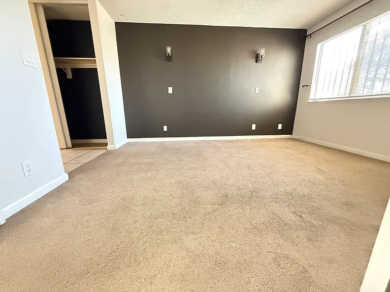 4272 Hampshire Green Ct — Photo 16