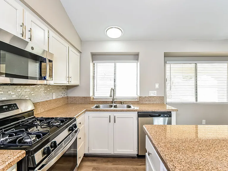 8073 Boardwalk Way — Photo 9