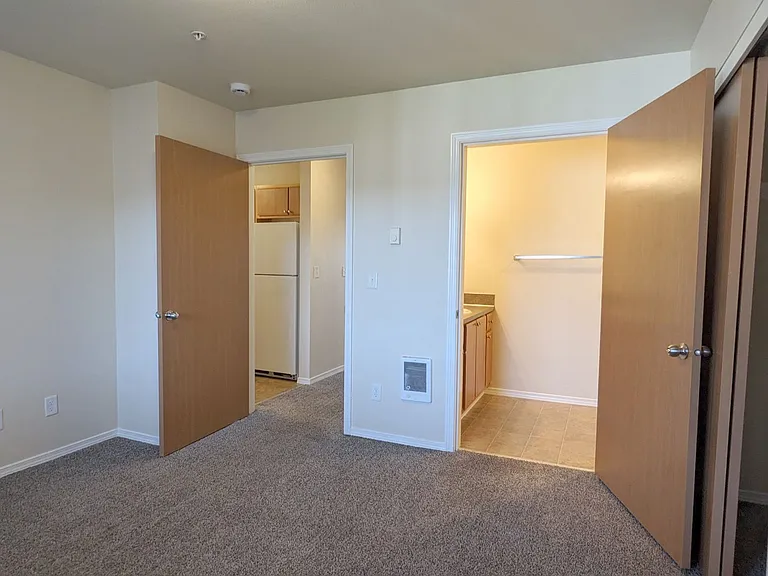 Wellesley Park Apartments — Photo 137