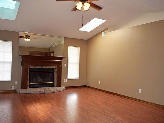 3rd image of 1701 Bavon Dr