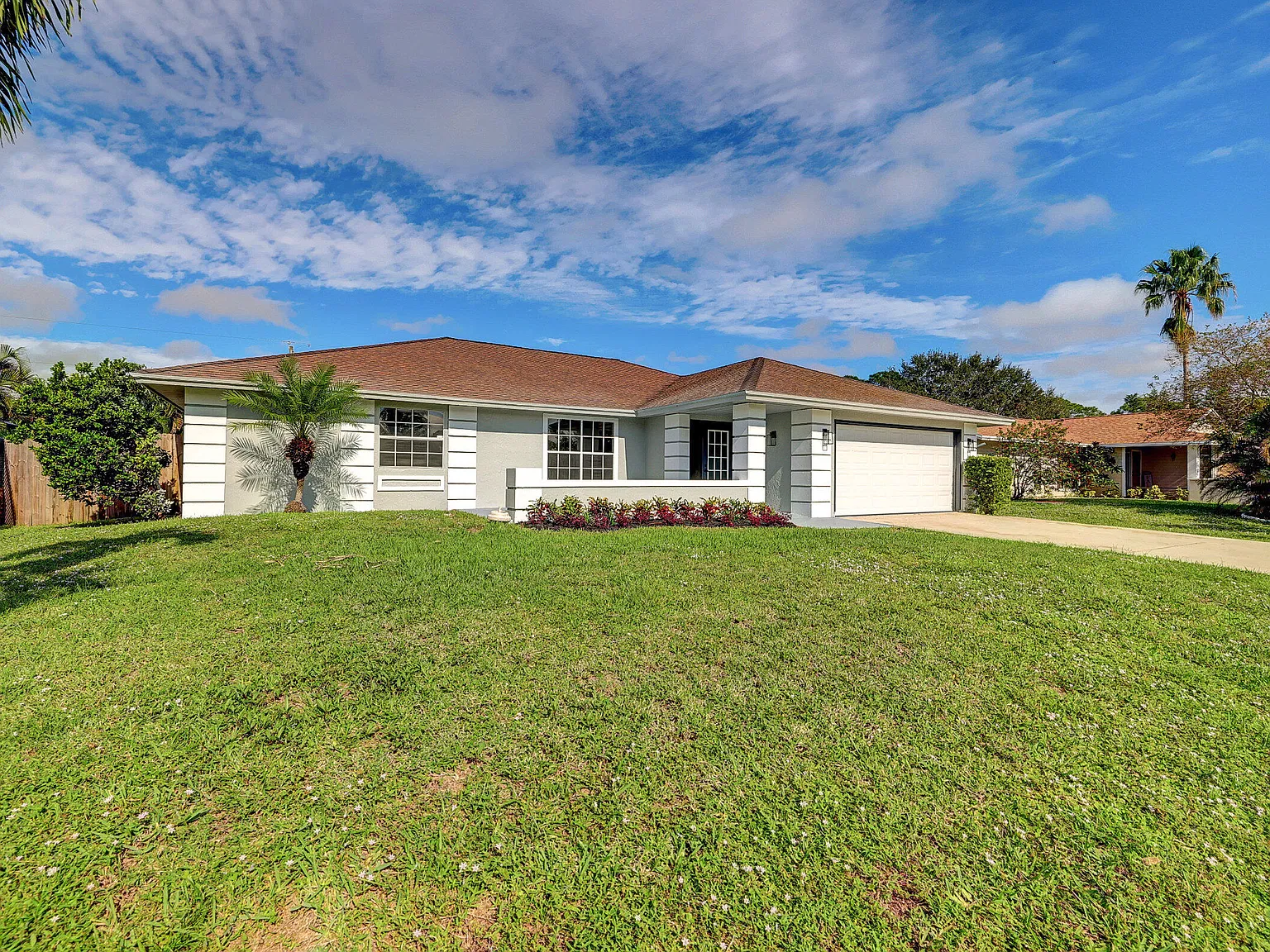 4 bed, 2.0 bath, 2087 sqft, $3,200 — Photo 2