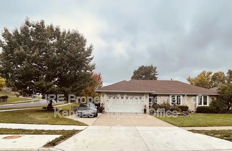 3611 SW Red Hawk Ct — Photo 1