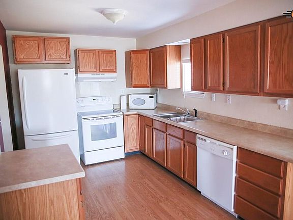 4th image of 2612 Florida St
