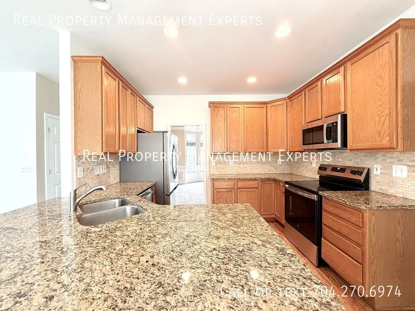 Beautiful 5BR/3BA home in Charlotte! — Photo 3