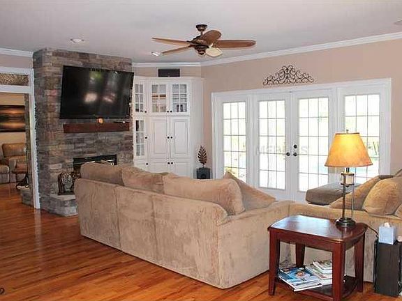 2nd image of 39311 Washington Loop Rd