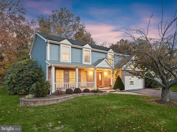 5 Lakeshire Ct, Owings Mills, MD 21117