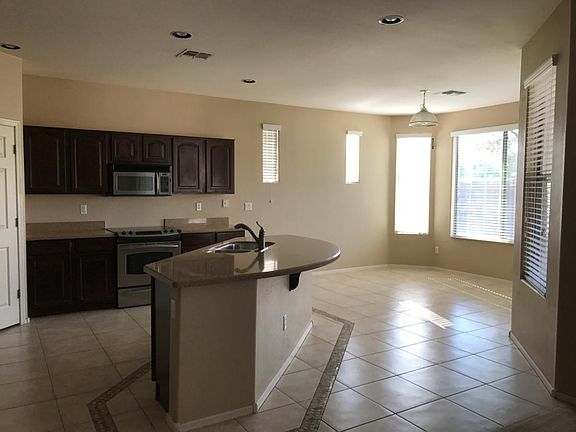 5th image of 43303 W Delia Blvd