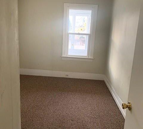 4th image of 51 E 15th St