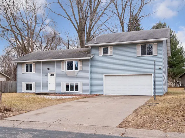 1378 Meadowmoor Dr NE, Fridley, MN 55432
