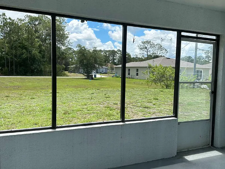 3127 Lowry Blvd SE — Photo 17