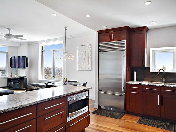 4th image of 3220 Arlington Ave APT 11A