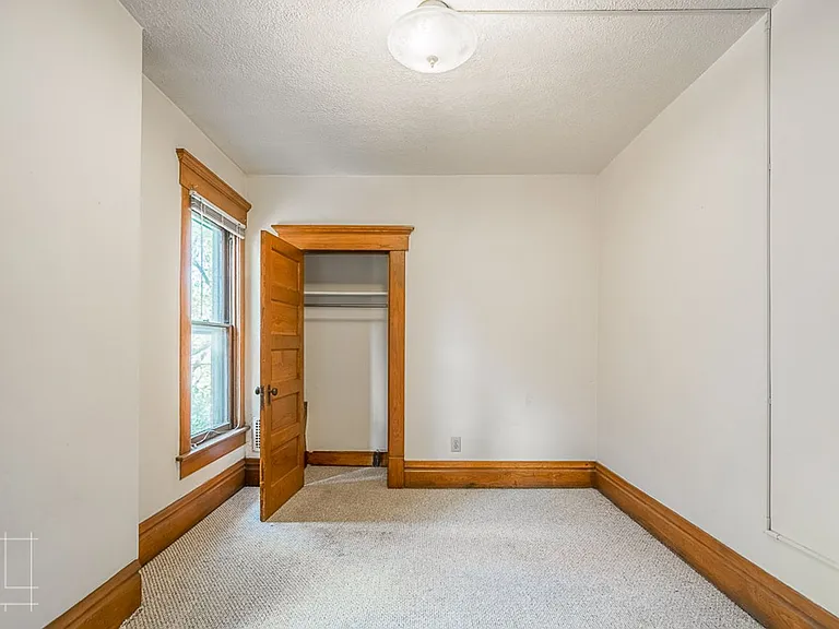 83 King Ave — Photo 32