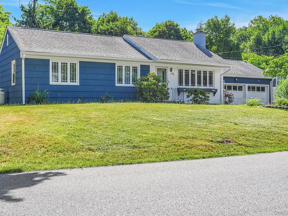 1st image of 22 Greenvale Farms Road