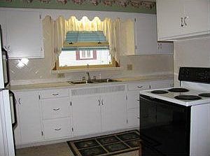 3rd image of 27 Bentley Ave