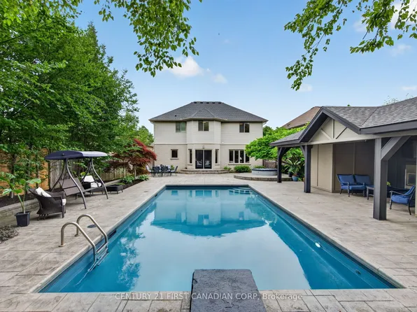 1027 Manchester Rd, London, ON N6H 5J1