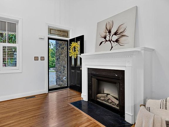 5th image of 47 Villa View Dr