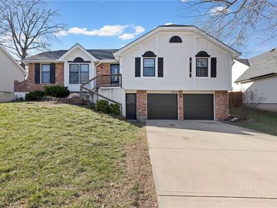 1212 E Frontier Ln, Olathe, KS, 66062