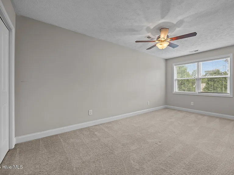 123 Lightwater Dr — Photo 36